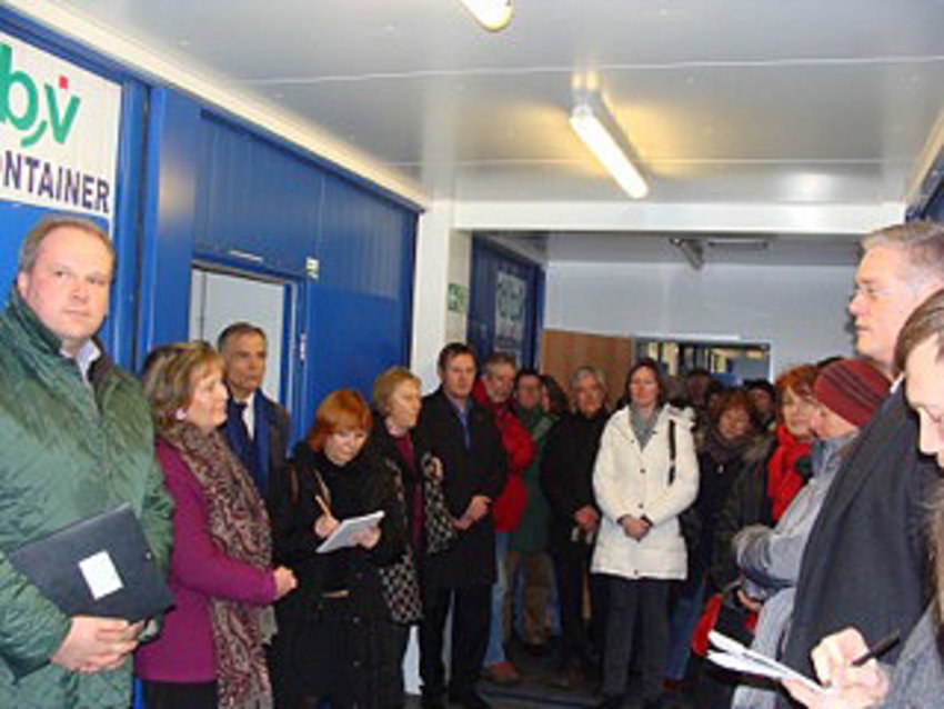 Landrat Göbel in Asylbewerberunterkunft Foto: Landrat Göbel in Asylbewerberunterkunft