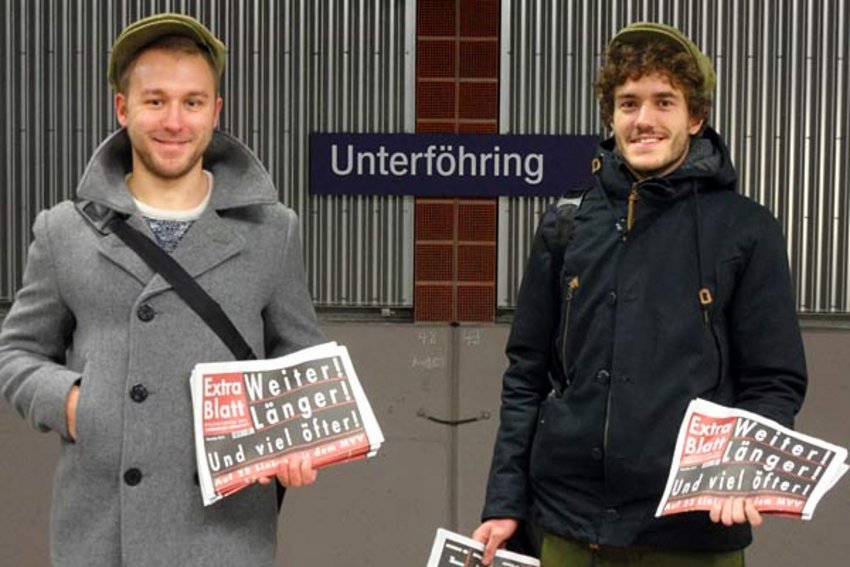 Zeitungsjungen im Stil der 50er-Jahre Foto: Zeitungsjungen im Stil der 50er-Jahre