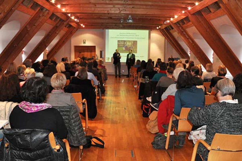 Foto: Vortrag auf der Netzwerkkonferenz AndErl