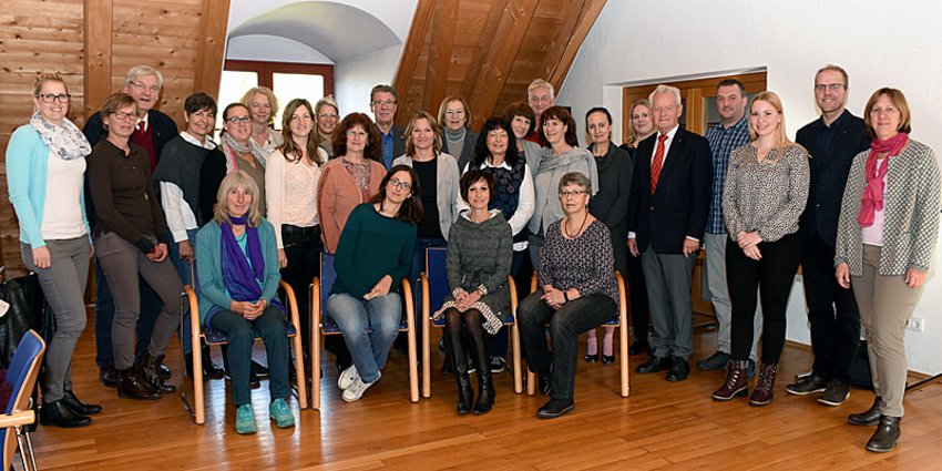 Foto: Die Teilnehmerinnen und Teilnehmer beim Austauschtreffen demenzfreundlicher Kommunen.