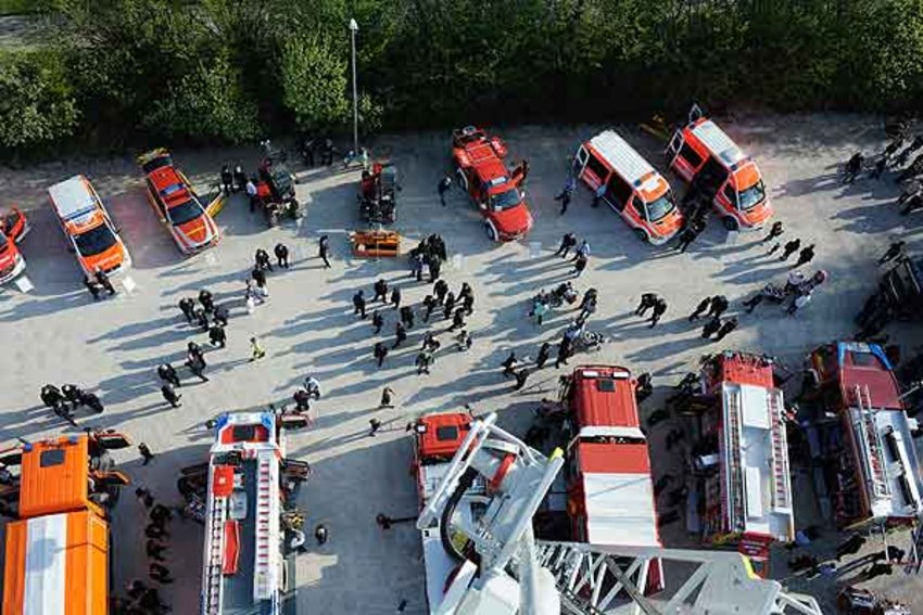 Fahrzeugschau der Feuerwehr Foto: Fahrzeugschau der Feuerwehr