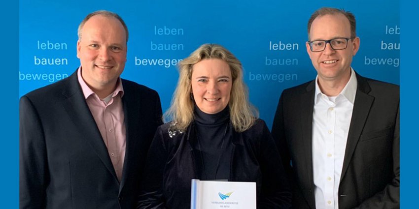 Landrat Christoph Göbel, Bayerns Verkehrsministerin Kerstin Schreyer und MVV-Geschäftsführer Dr. Bernd Rosenbusch