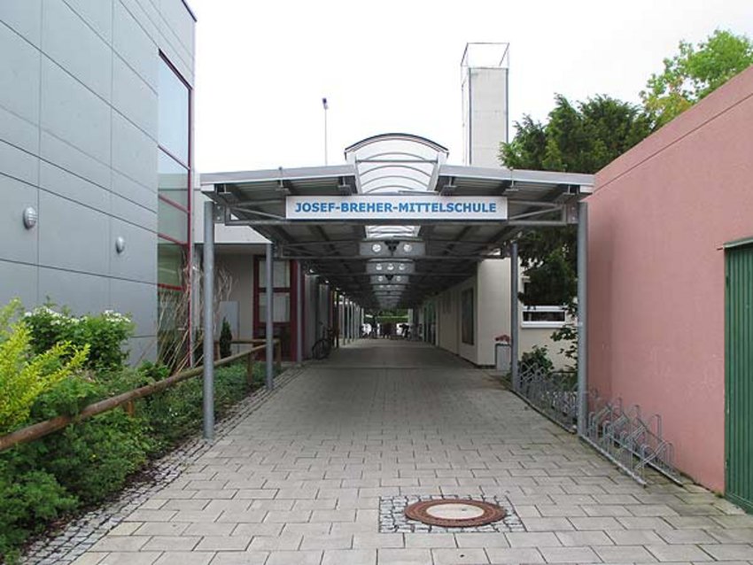 Pullacher Turnhalle außen Foto: Pullacher Turnhalle außen
