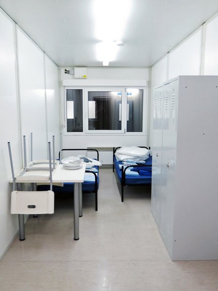 Asyl Unterschleissheim Zimmer Foto: Eines der 28 Zweibettimmer in der Wohncontaineranlage Unterschleißheim