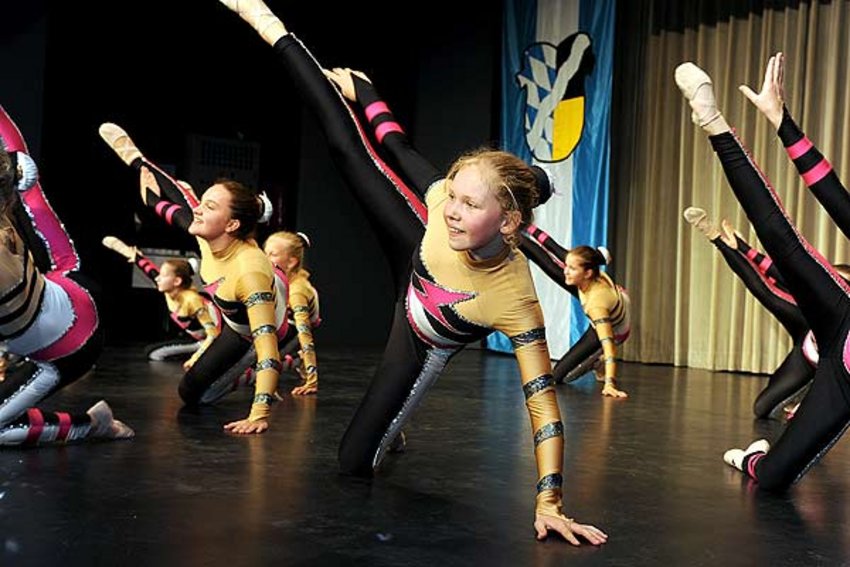 Foto: Beeindruckten mit einer anspruchsvollen Choreografie: Die Tänzerinnen der "Funky Minis“ vom Tanzsportverein Taufkirchen e. V.