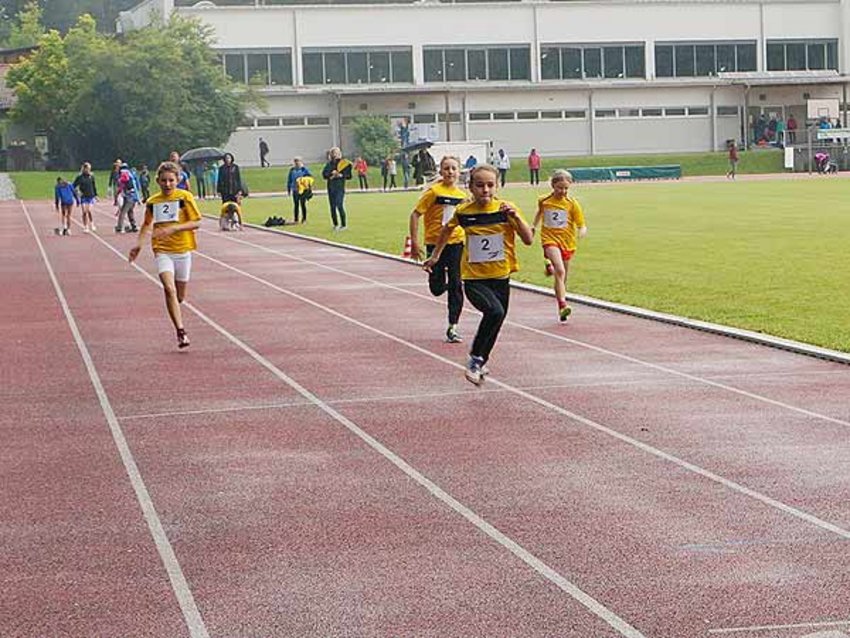 Kinder beim Sprinten Foto: Kinder beim Sprinten