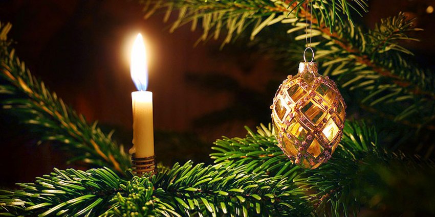 Foto: Weihnachtsbaum mit Kerze