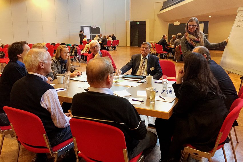 Foto: In Garching diskutierten rund 30 Teilnehmer aus dem ganzen Landkreis Herausforderungen und Zukunftsvisionen zum Thema Mobilität.
