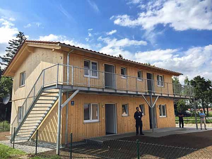 Neue Asylbewerberunterkunft in Oberhaching Foto: Wurde von einem ortsansässigen Bauträger errichtet: Die neue Unterkunft für 36 Asylbewerber in Oberhaching.