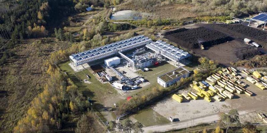 Auf der Rasenfläche zwischen Stichstraße und Geothermieanlage wird die Anlage zur Wärmeauskopplung entstehen. Foto: SWM Auf der Rasenfläche zwischen Stichstraße und Geothermieanlage wird die Anlage zur Wärmeauskopplung entstehen. Foto: SWM
