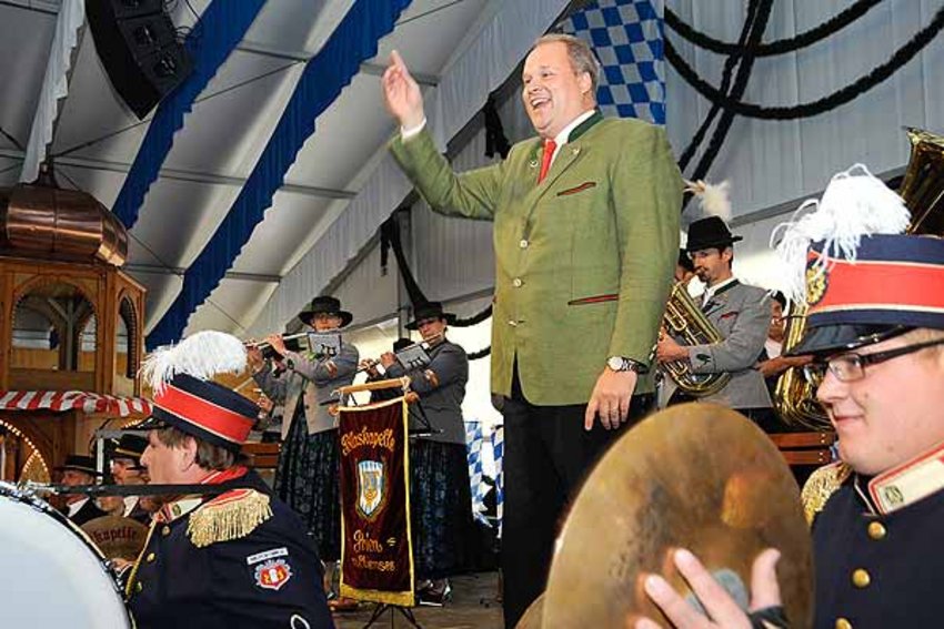 Foto: Landrat Göbel dirigiert