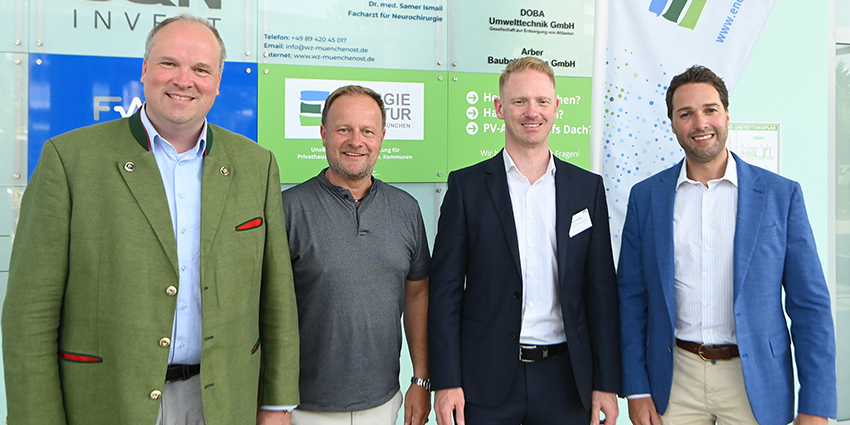 Einweihung des Haarer Büros der Energieagentur Ebersberg-München Foto: Die Einweihung fand in Anwesenheit der beiden Landräte Christoph Göbel (München) und Robert Niedergesäß (Ebersberg), dem Energieagentur-Geschäftsführer Dr. Willie Stiehler und dem Haarer Bürgermeister Andreas Bukowski statt. (v.l.n.r.)