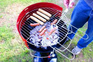 Grill auf Standfuß Foto: Grill auf Standfuß